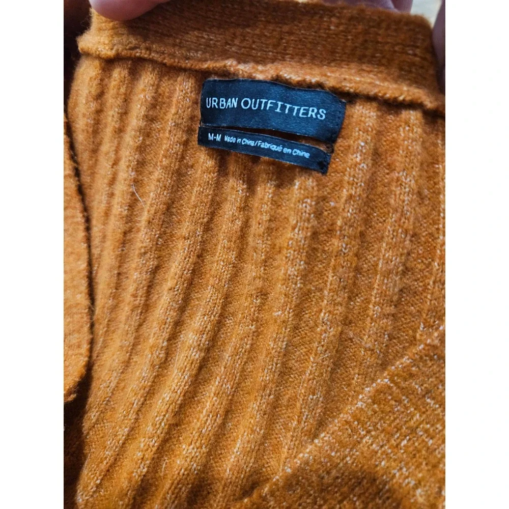 Urban Outfitters Burnt Orange Cropped Ribbed Button Cardigan Size Medium - Picture 3 of 8